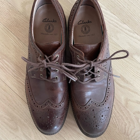 Clarks Dark Brown Wingtip Shoe - Picture 4 of 4